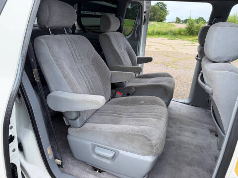 2000 Toyota Sienna LE