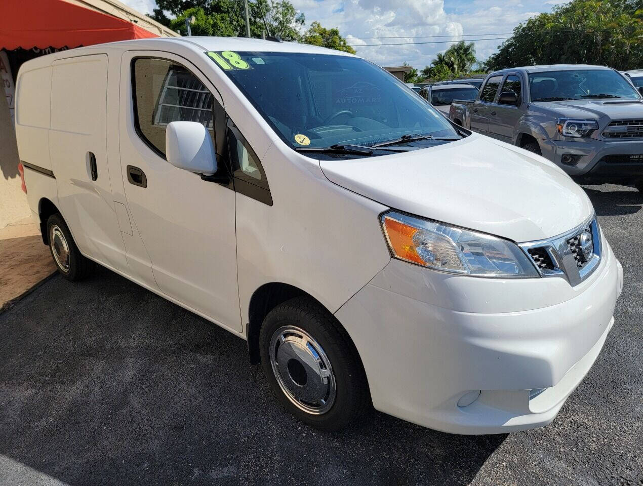 2018 NISSAN NV200 Van - $21,999