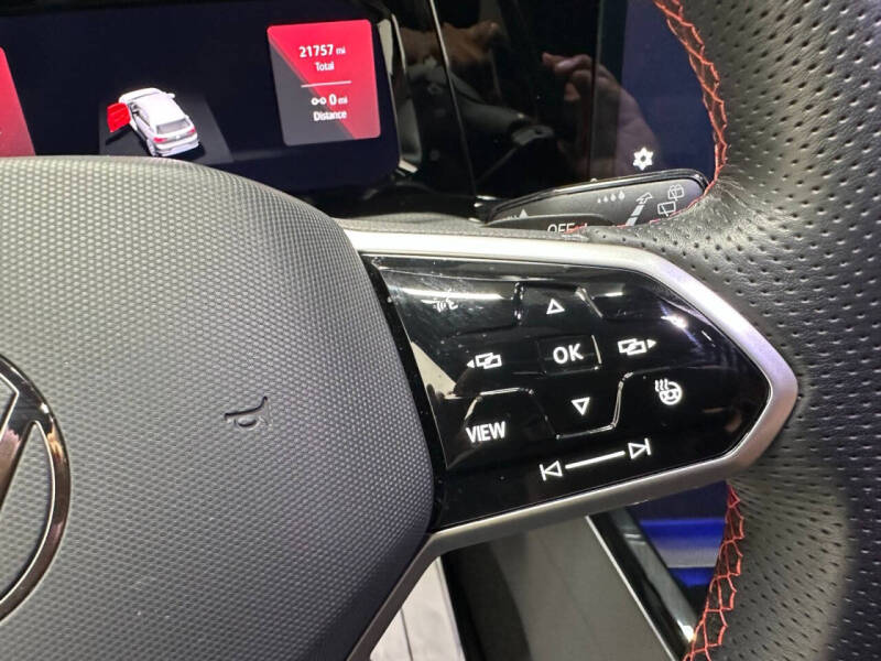 2024 Volkswagen Golf GTI SE