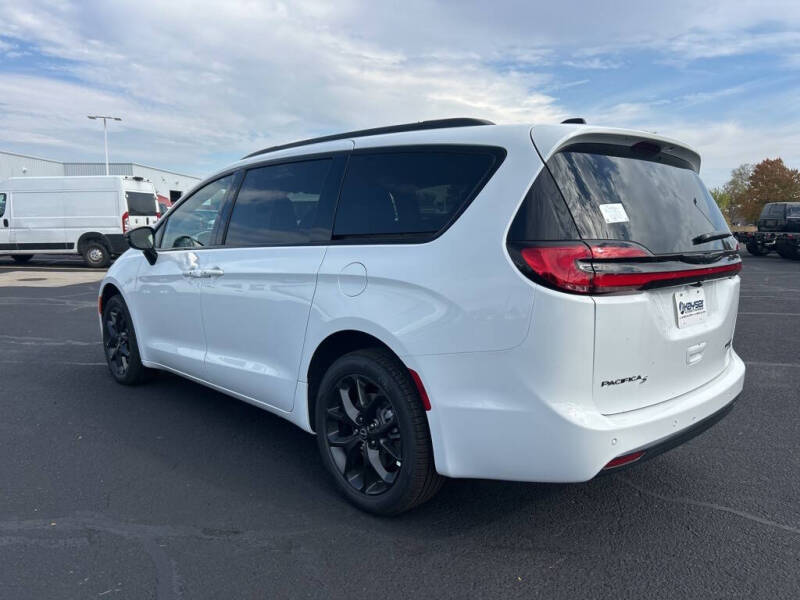 2026 Chrysler Pacifica Limited