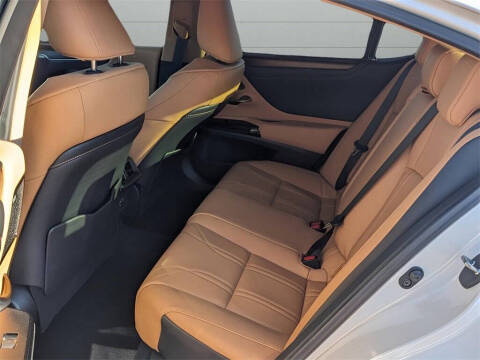 2025 Lexus ES 350 Ultra Luxury