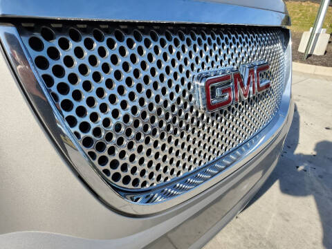 2007 GMC Yukon XL for sale at M & M Auto Brokers in Chantilly VA