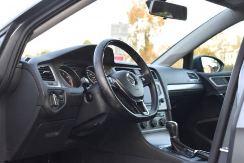 2017 Volkswagen Golf TSI SE