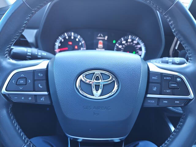 2021 Toyota Highlander LE