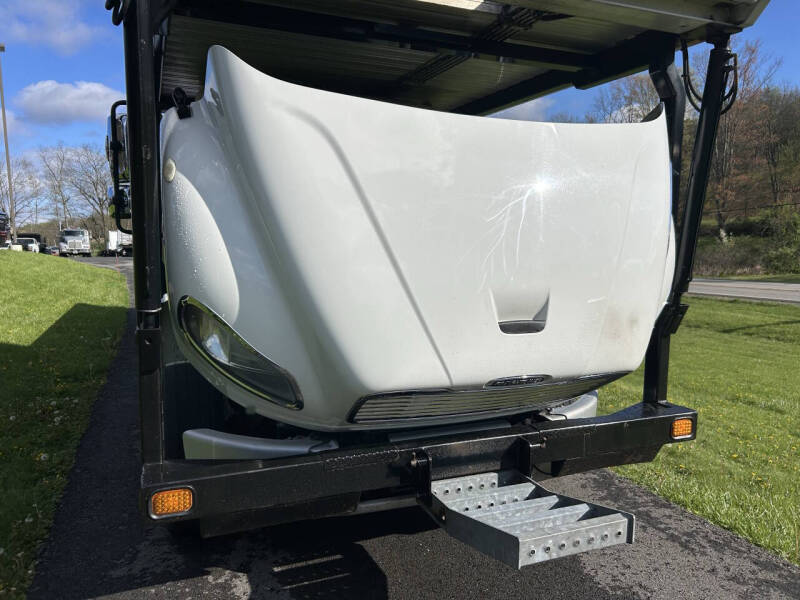 2019 Freightliner Business class M2