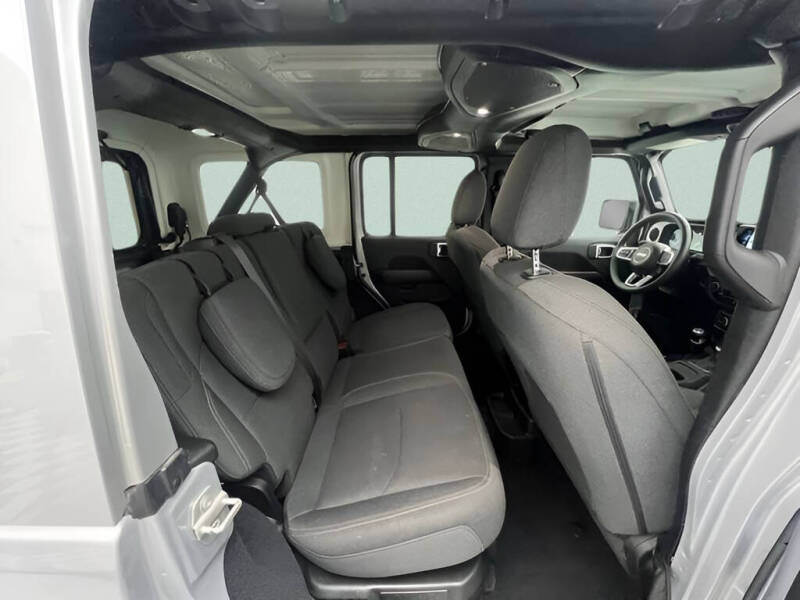 2024 Jeep Wrangler Sahara 4xe