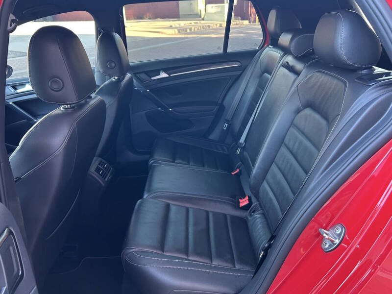 2015 Volkswagen Golf R 4Motion