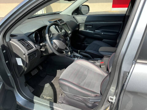 2025 Mitsubishi Outlander Sport LE
