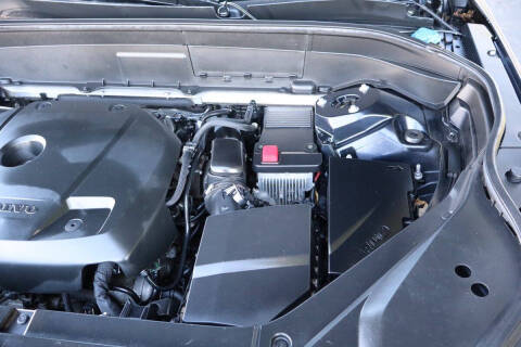 2016 Volvo XC90 T6 Momentum