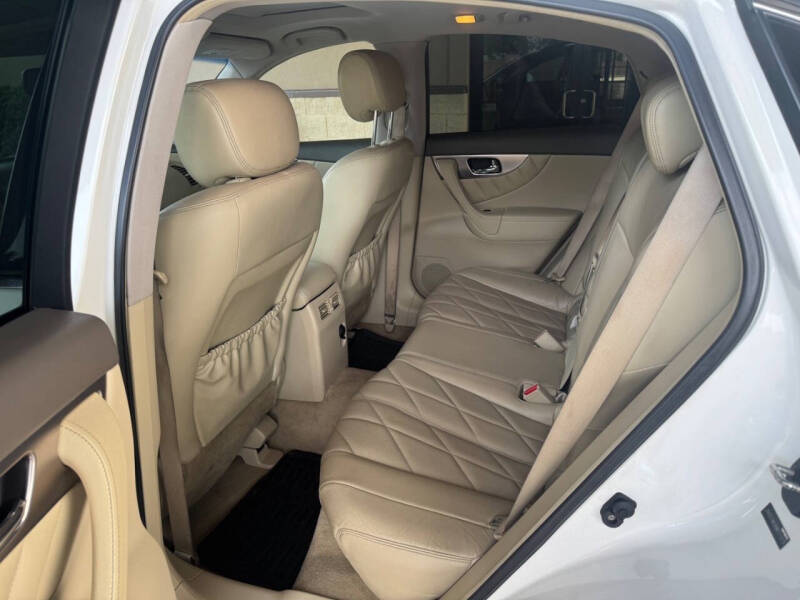 2011 Infiniti FX35