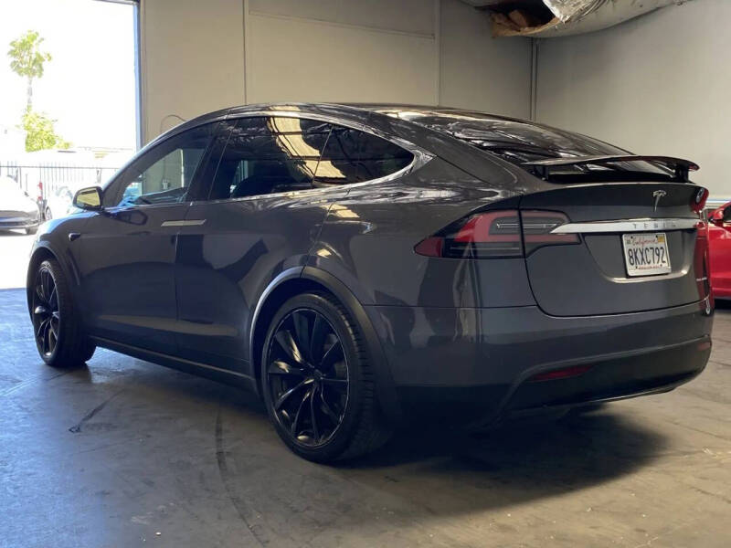 2019 Tesla Model X Standard Range
