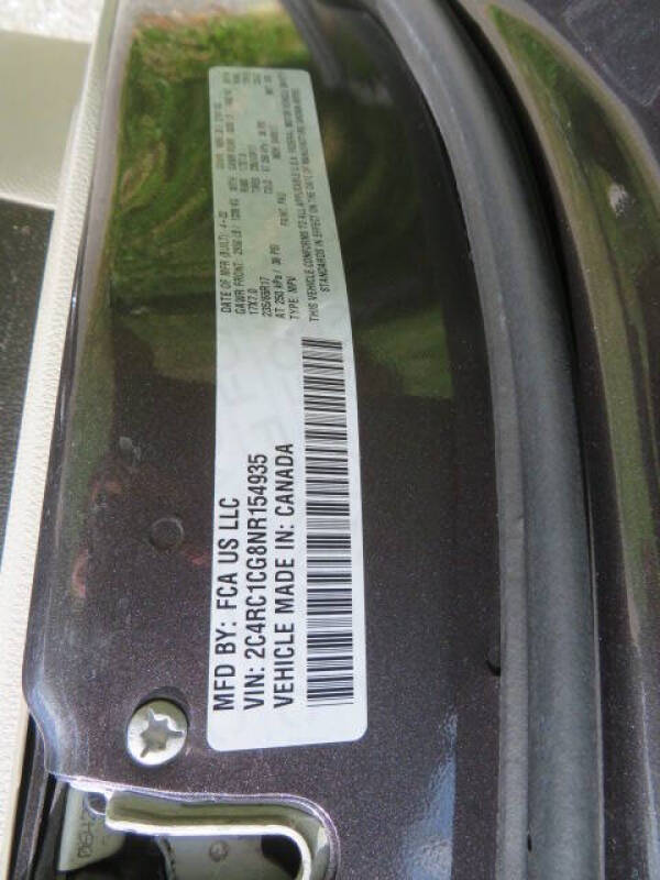 2022 Chrysler Voyager LX