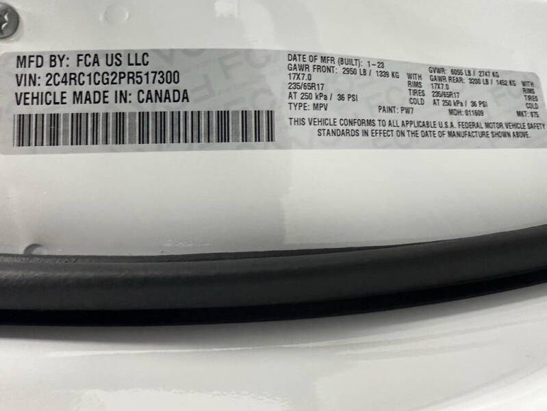 2023 Chrysler Voyager LX