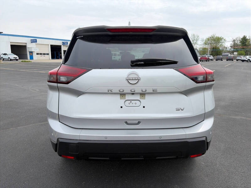 2024 Nissan Rogue SV