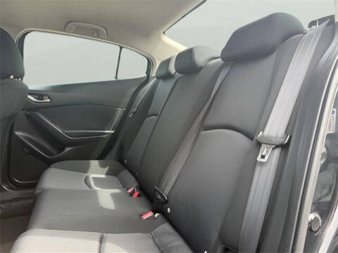 2015 Mazda MAZDA3 i Sport