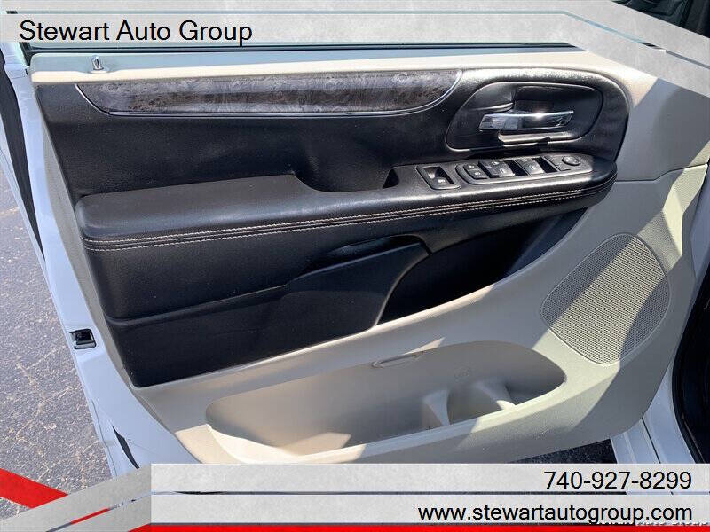 2014 Chrysler Town and Country Touring