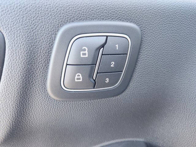 2022 Ford Escape Hybrid Titanium