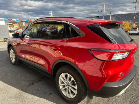 2020 Ford Escape SE