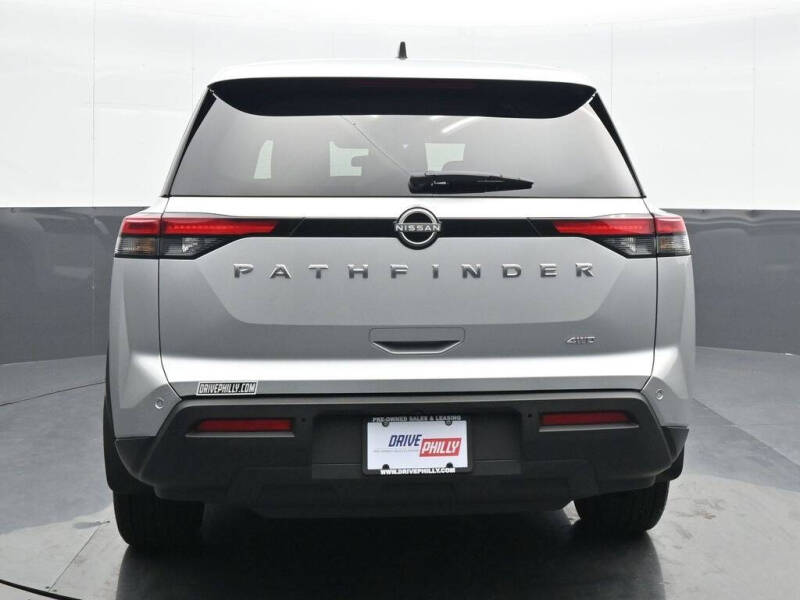 2024 Nissan Pathfinder S