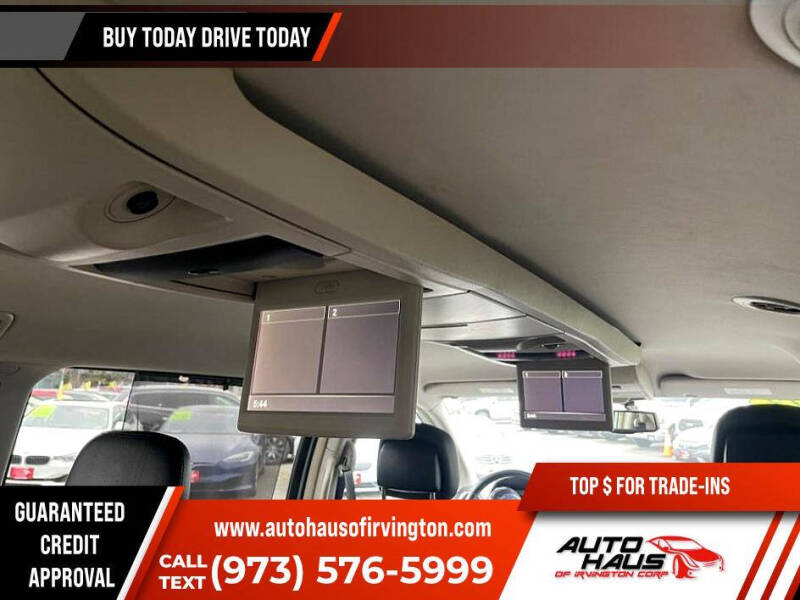 2013 Chrysler Town and Country Touring-L