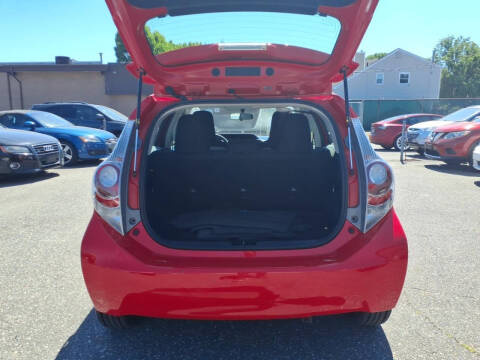 2014 Toyota Prius c One