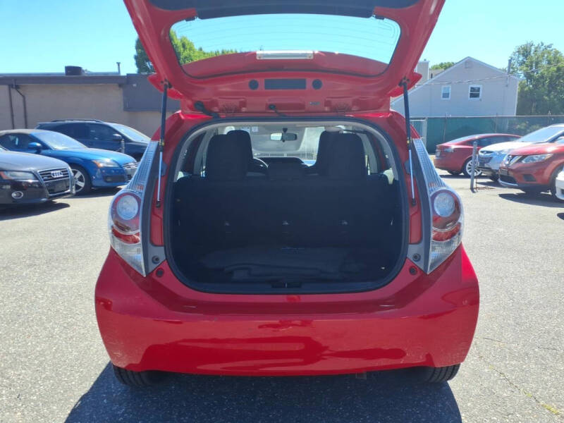 2014 Toyota Prius c One