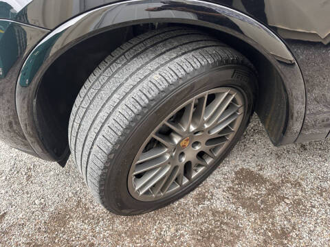 2017 Porsche Cayenne Platinum Edition