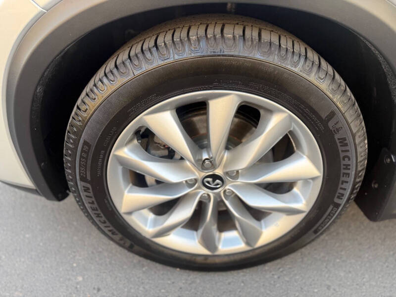 2019 Infiniti QX50 Essential