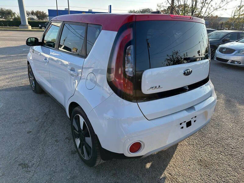 2019 Kia Soul +