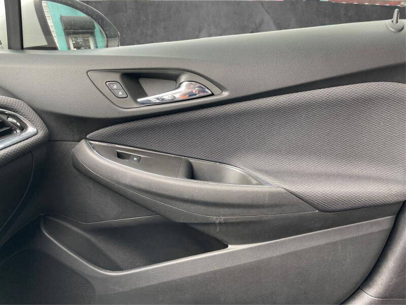 2017 Chevrolet Cruze LS Auto