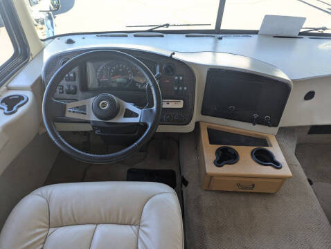 2006 Safari Trek 27RB / 28ft