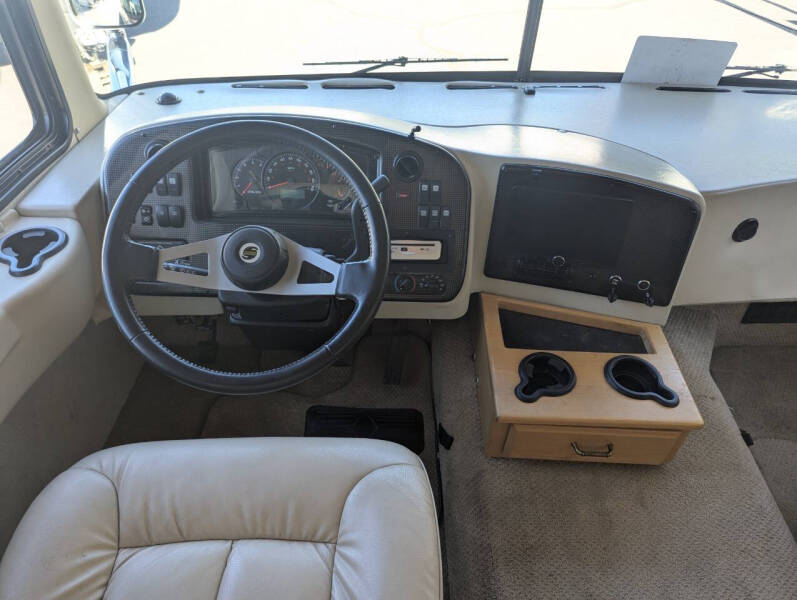 2006 Safari Trek 27RB / 28ft