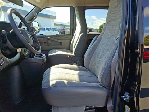 2025 GMC Savana LT 2500