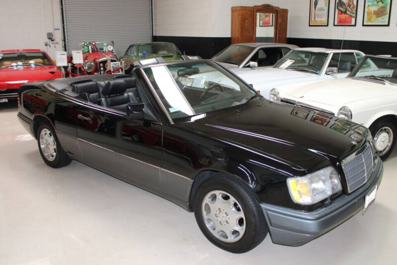 1994 Mercedes-Benz E-Class's photo