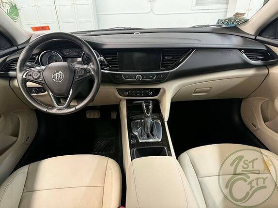 2018 Buick Regal Sportback Essence