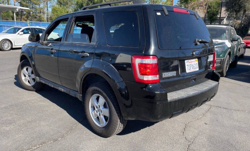 2010 Ford Escape null photo 6