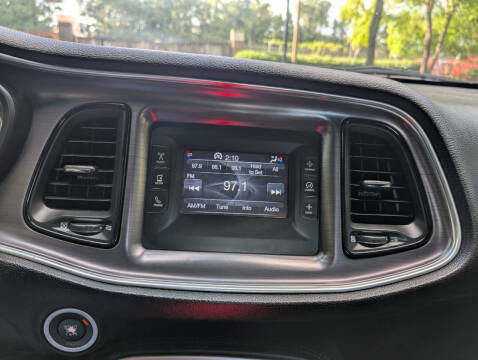 2015 Dodge Challenger SXT