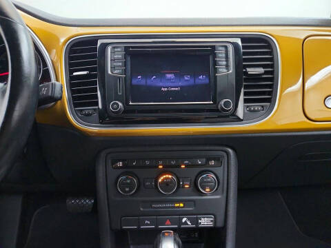 2016 Volkswagen Beetle 1.8T Dune
