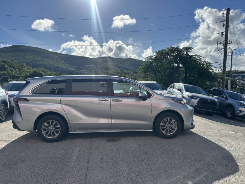 2025 Toyota Sienna LE 8-Passenger