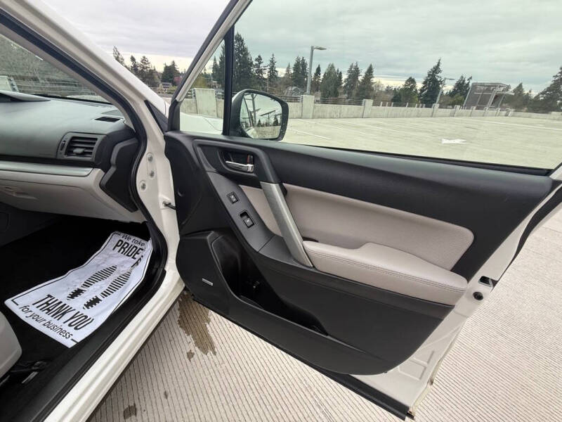 2014 Subaru Forester 2.5i Touring