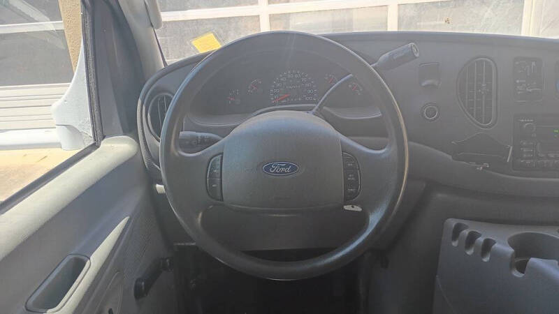 2003 Ford E-Series E-450 SD