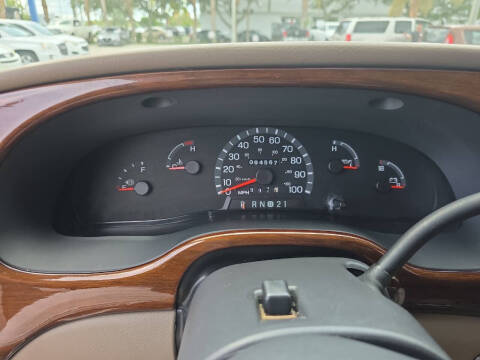 2003 Ford E-Series E-250 SD