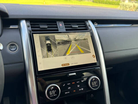 2024 Land Rover Discovery P300 S