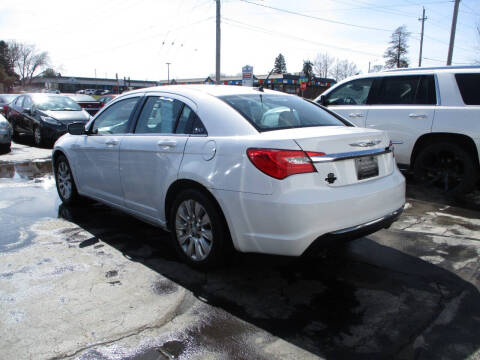 2014 Chrysler 200 LX