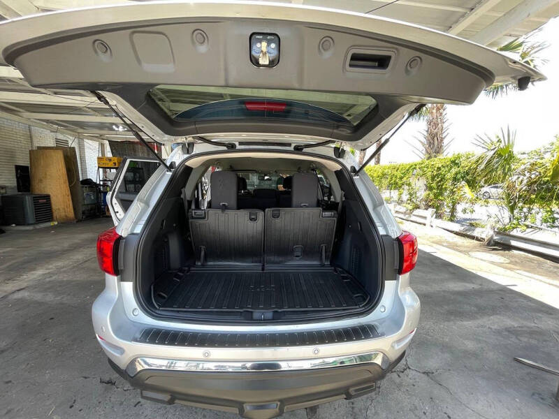 2017 Nissan Pathfinder SV