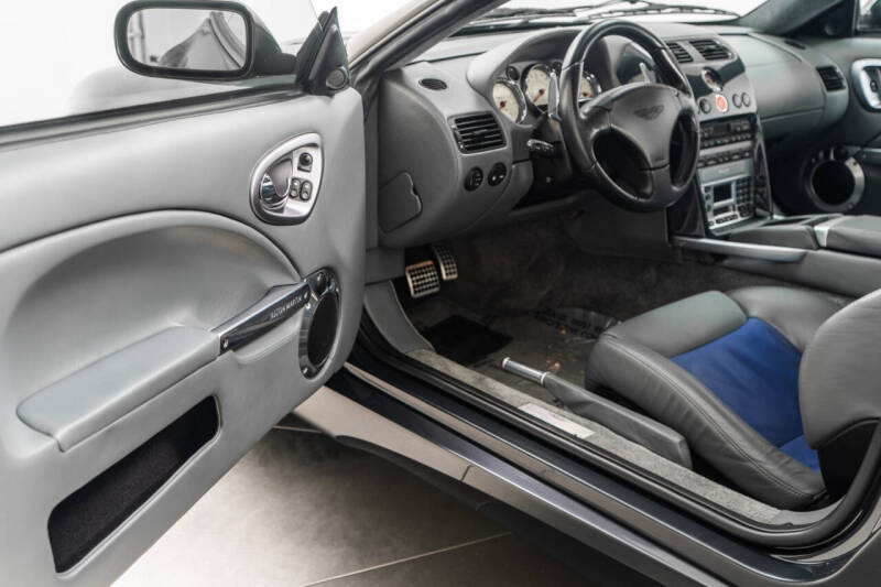 2003 Aston Martin V12 Vanquish