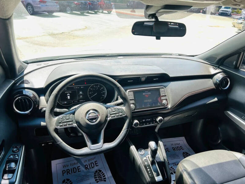 2020 Nissan Kicks SR