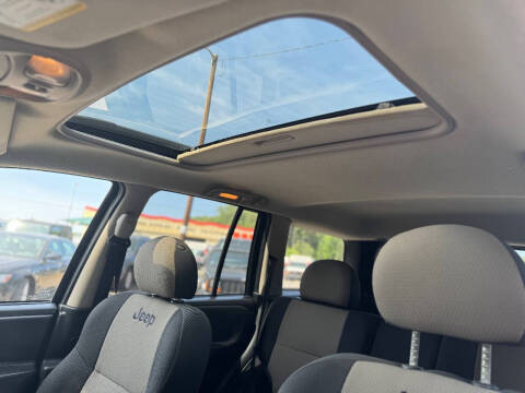 2004 Jeep Grand Cherokee Laredo