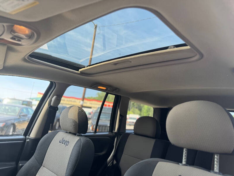 2004 Jeep Grand Cherokee Laredo