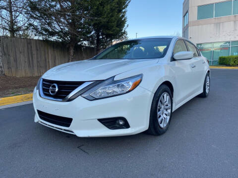 2018 Nissan Altima for sale at Super Bee Auto in Chantilly VA